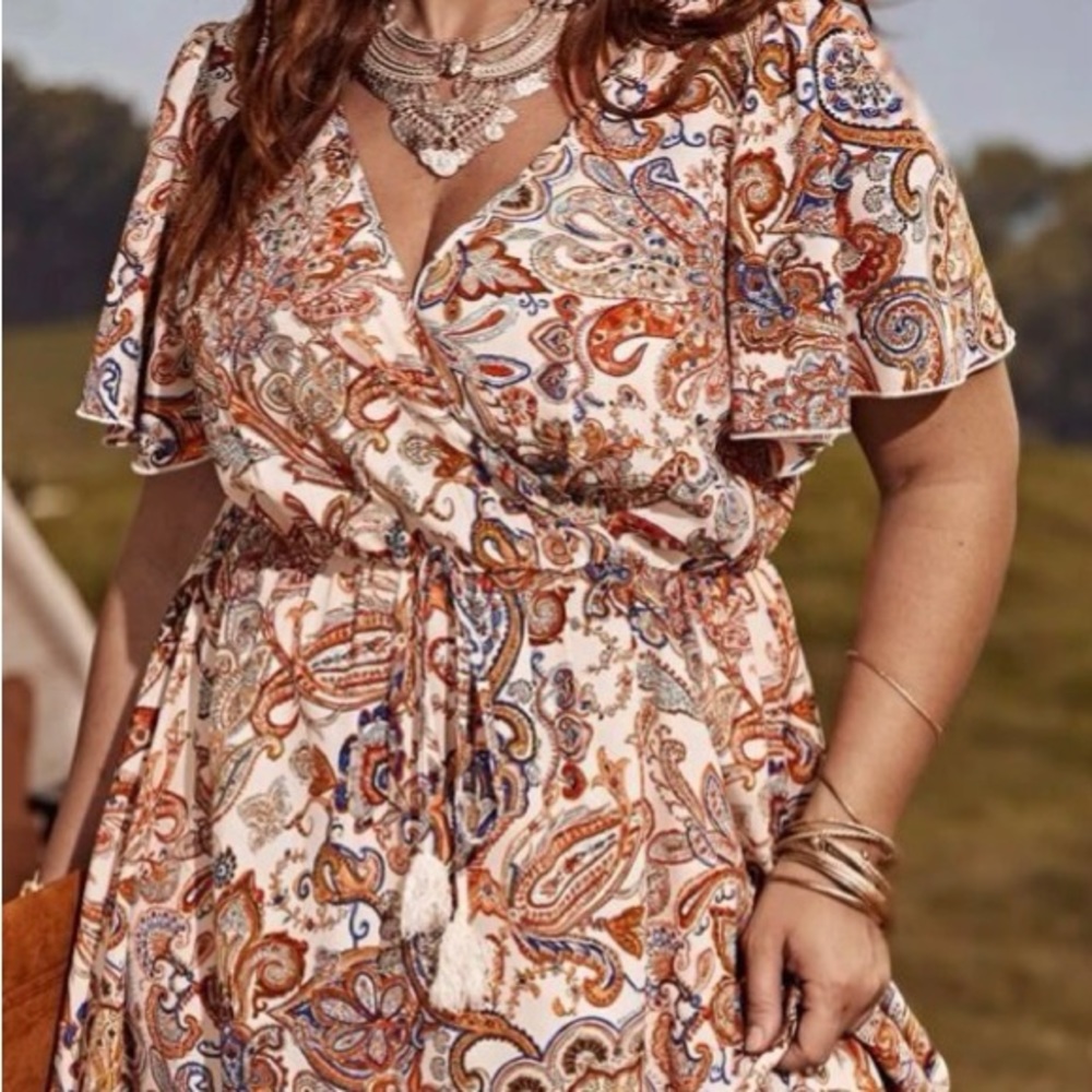 Floral & Paisley dress w/butterfly sleeve. Knot front belt. Boho style. Midi